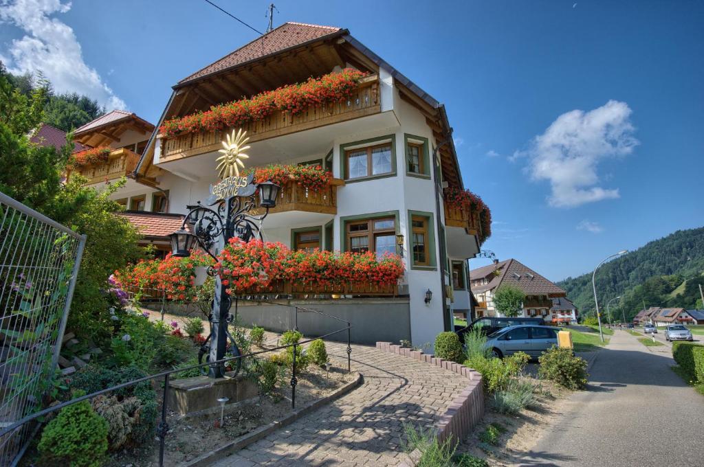 Gasthaus Sonne Hotel Muenstertal Exterior photo