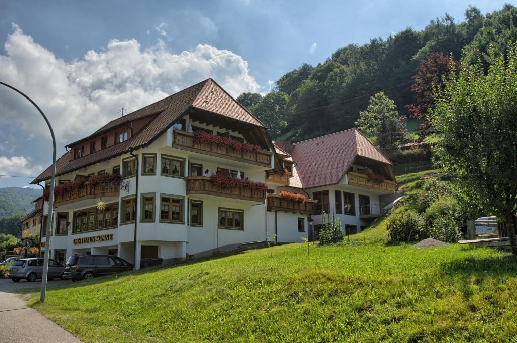 Gasthaus Sonne Hotel Muenstertal Exterior photo