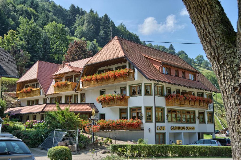 Gasthaus Sonne Hotel Muenstertal Exterior photo