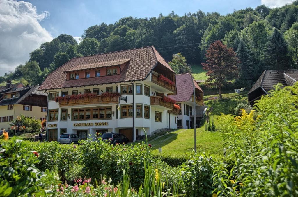 Gasthaus Sonne Hotel Muenstertal Exterior photo